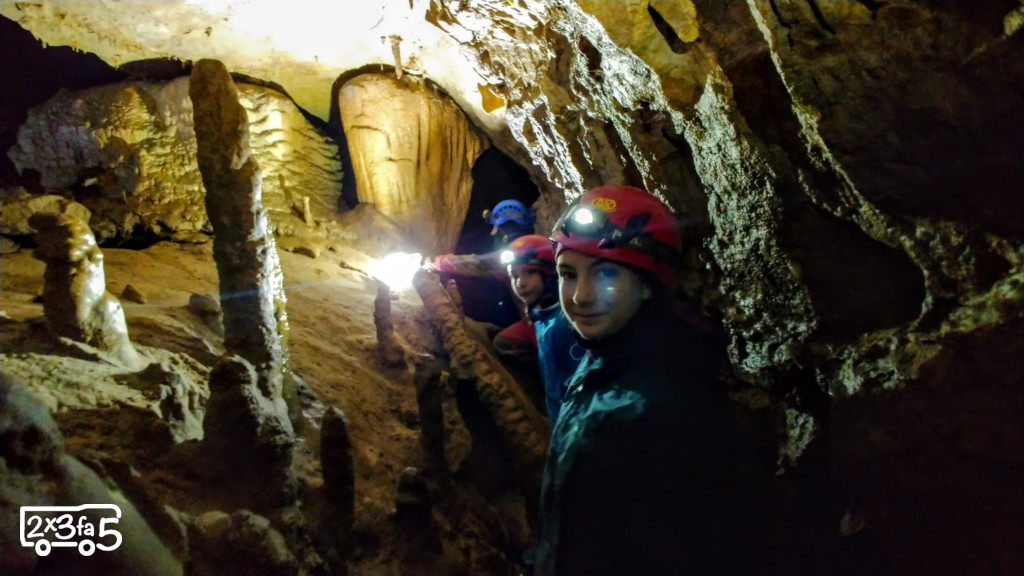 Grotta Europa Valle Imagna con bambini Grotta Europa Valle Imagna con bambini