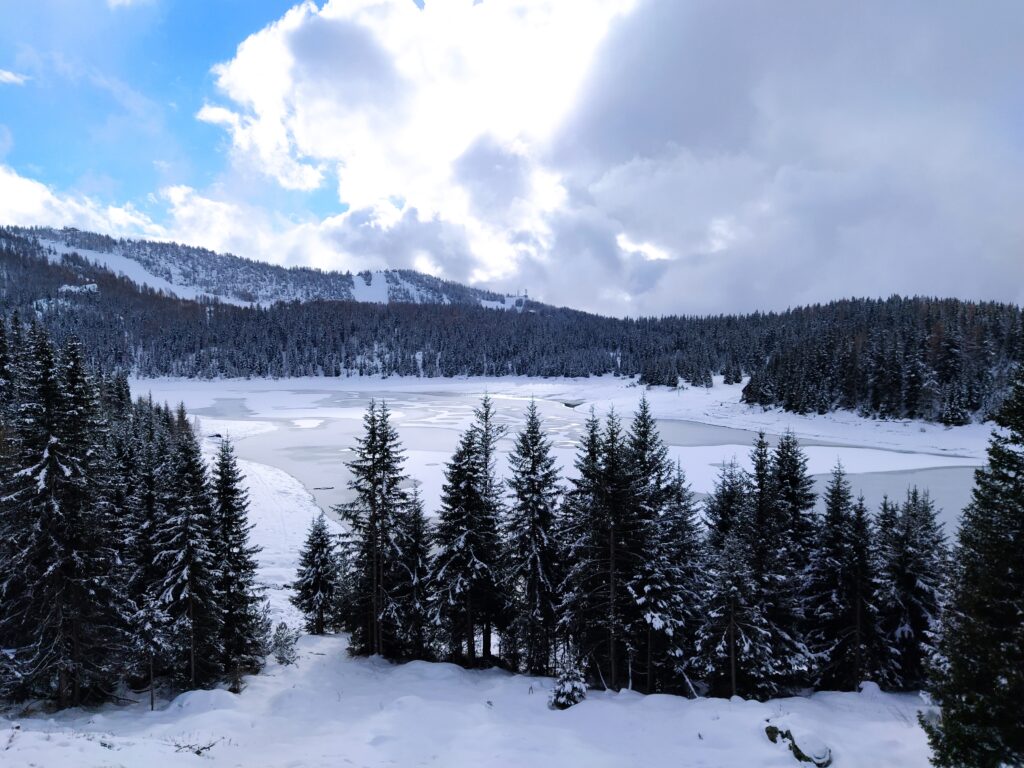 Lago Palù in inverno con bambini.