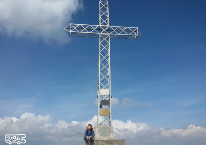 Monte Linzone con bambini: escursione facile con vista mozzafiato 3 blank