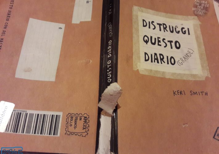 Distruggi questo diario: un libro che insegna che creare è distruggere 7 blank