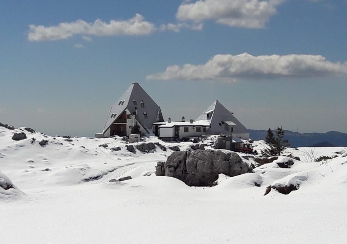 Rifugio Nicola ai Piani di Artavaggio per giocare con la neve con i bambini 33 blank