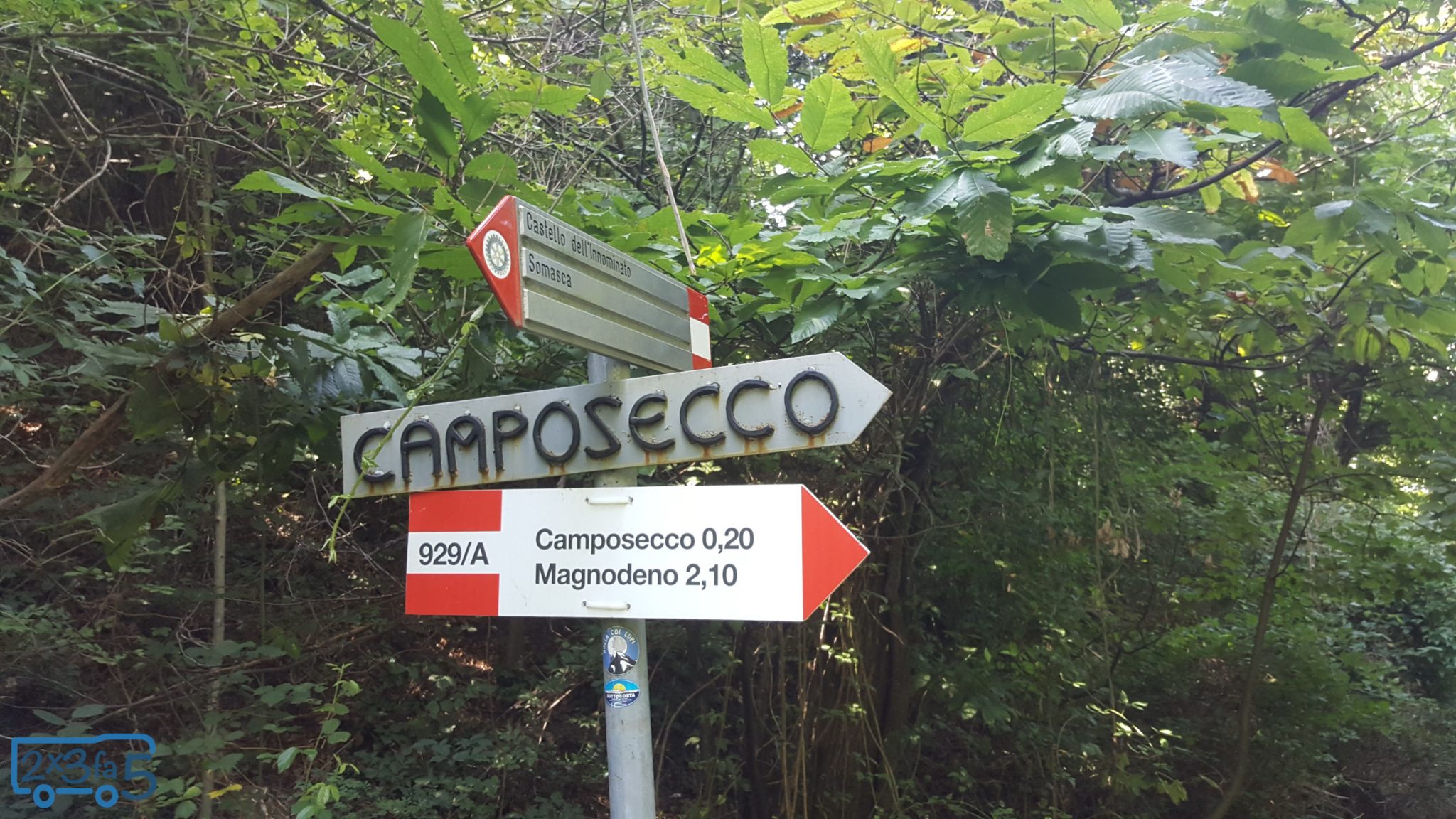 Indicazioni sentiero Rifugio Camposecco Trekking di un'ora in Lombardia