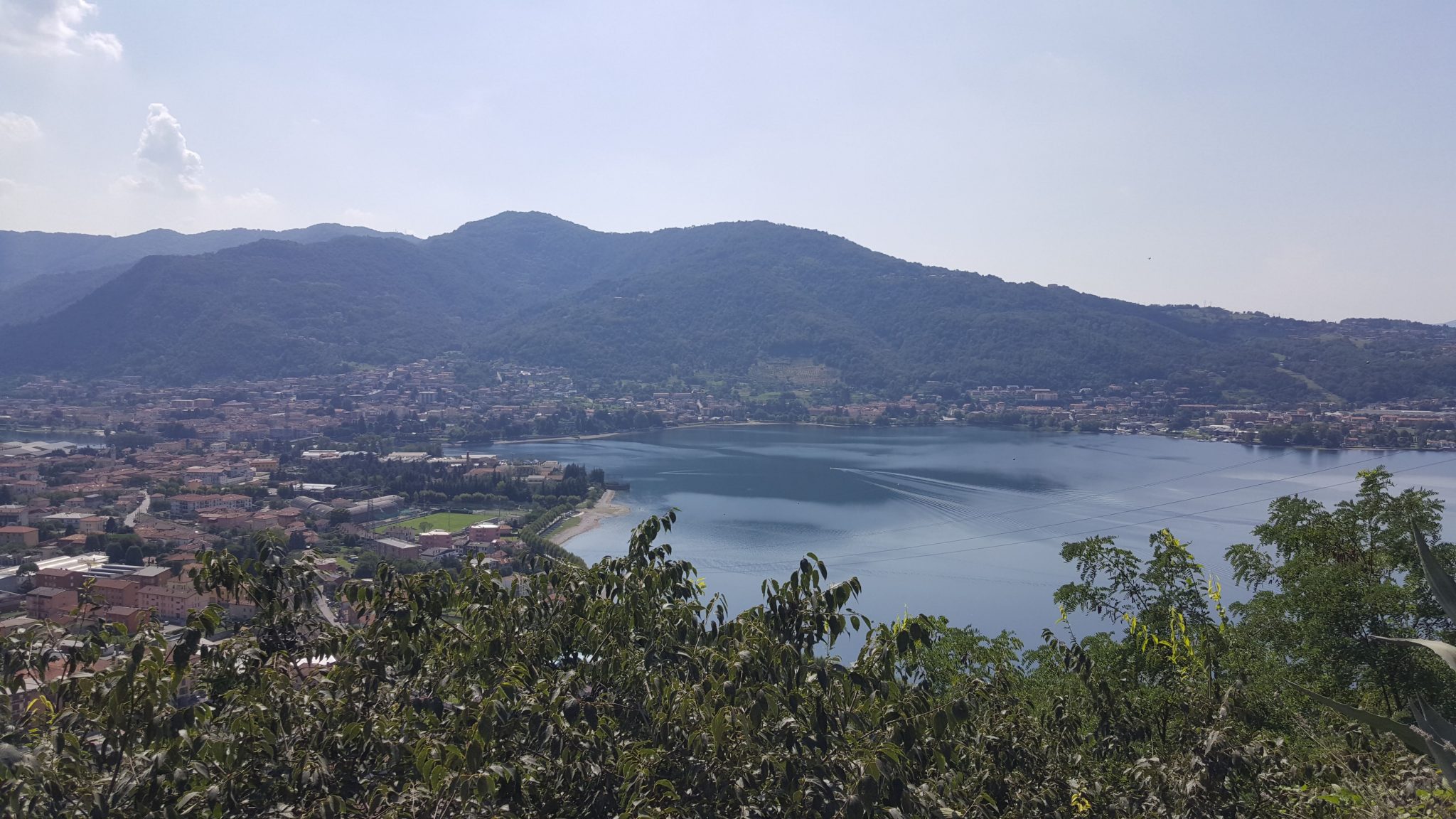 Panorama sul Lago da Somasca Trekking di un'ora in Lombardia