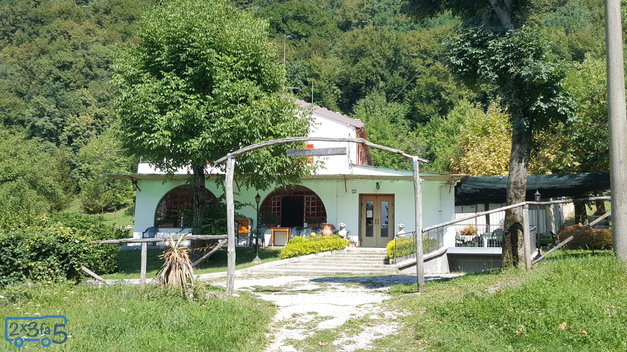 Ristorante La Rocca a Somasca Trekking di un'ora in Lombardia