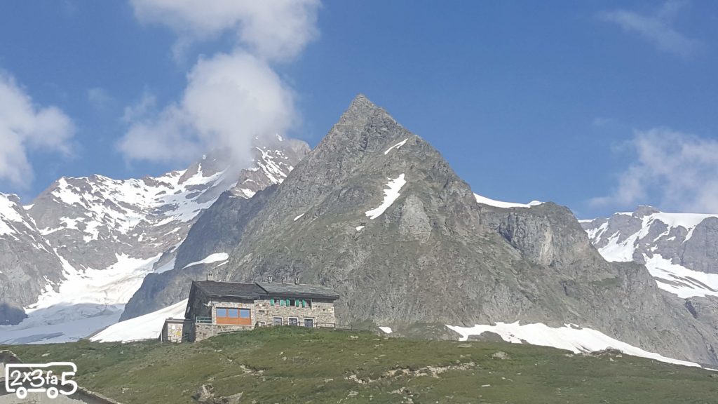 Rifugio Elisabetta Val Veny Dormire in un rifugio di montagna