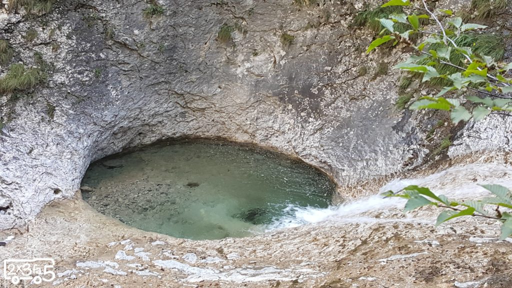 Sentiero del fiume Alpe Era marmitte giganti Sentiero del Fiume Alpe di Era