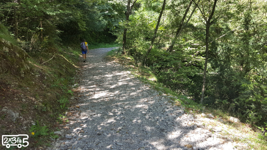 Prima parte sentiero del Fiume Alpe di Era Sentiero del Fiume Alpe di Era