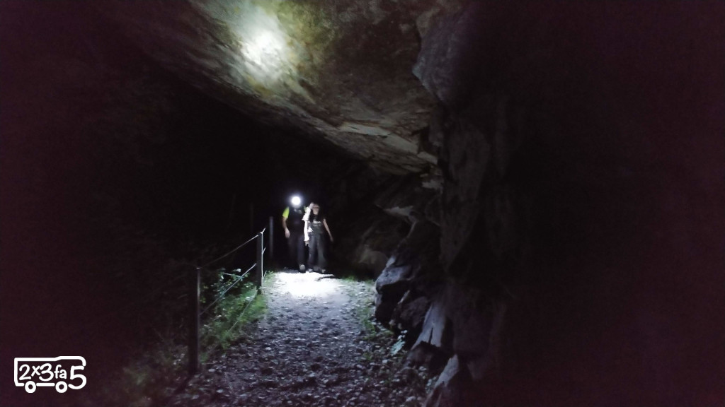 trekking notturno torcia frontale Trekking con bambini in Lombardia