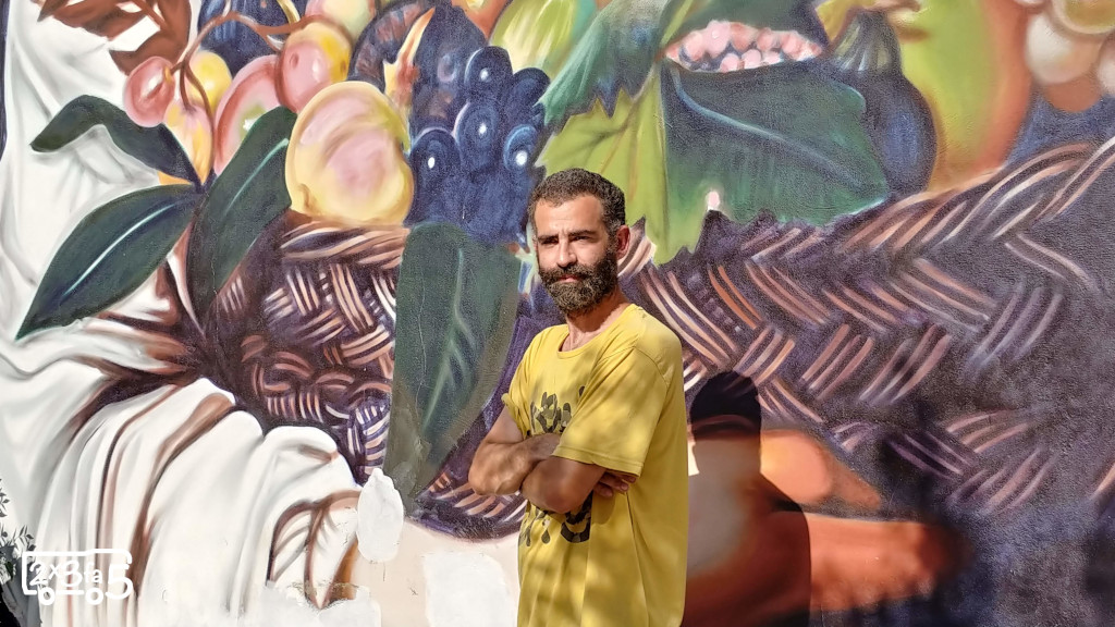 Angera Pinacoteca a cielo aperto Andrea Ravo Mattoni Angera con bambini