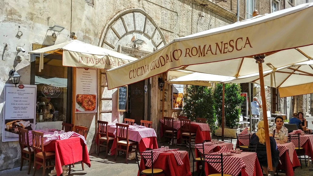 Osteria ghetto ebraico Roma con adolescenti