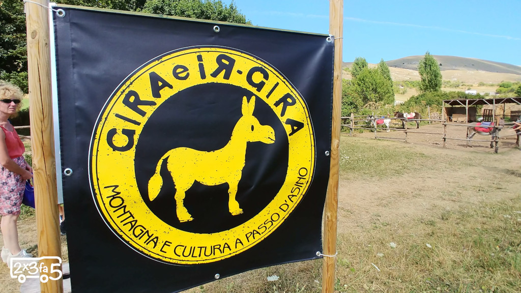 Sede di Gira e Rigira a Santo Stefano di Sessanio Trekking con gli asini per famiglie in Abruzzo