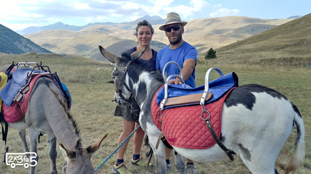 Chiara e Luigi Gira e Rigira Trekkin con Asini Abruzzo Trekking con gli asini per famiglie in Abruzzo