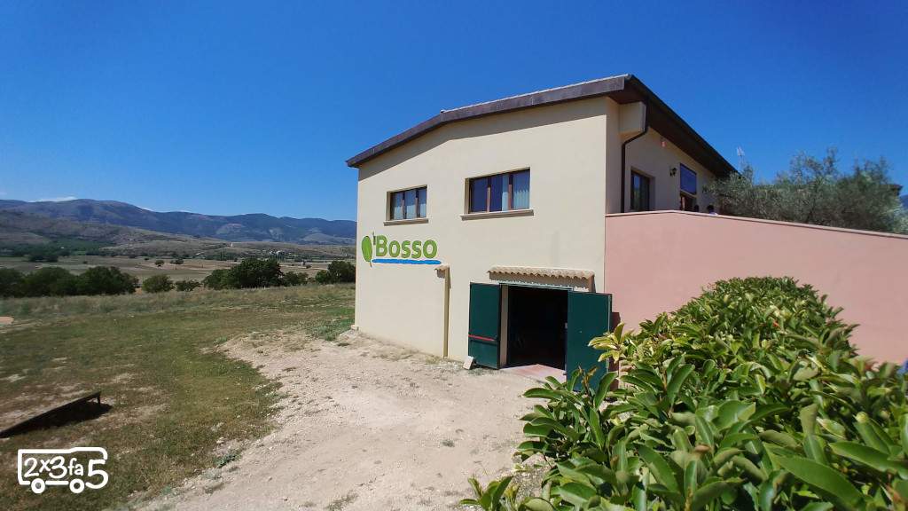 In canoa sul Fiume Tirino con bambini