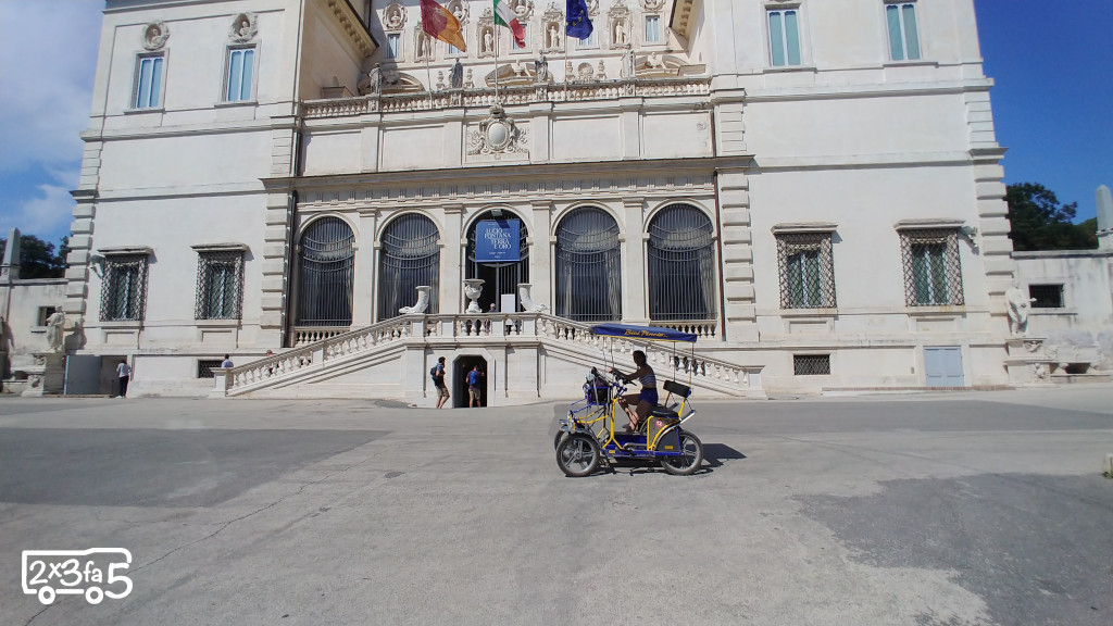 Risciò a Villa Borghese Roma con adolescenti