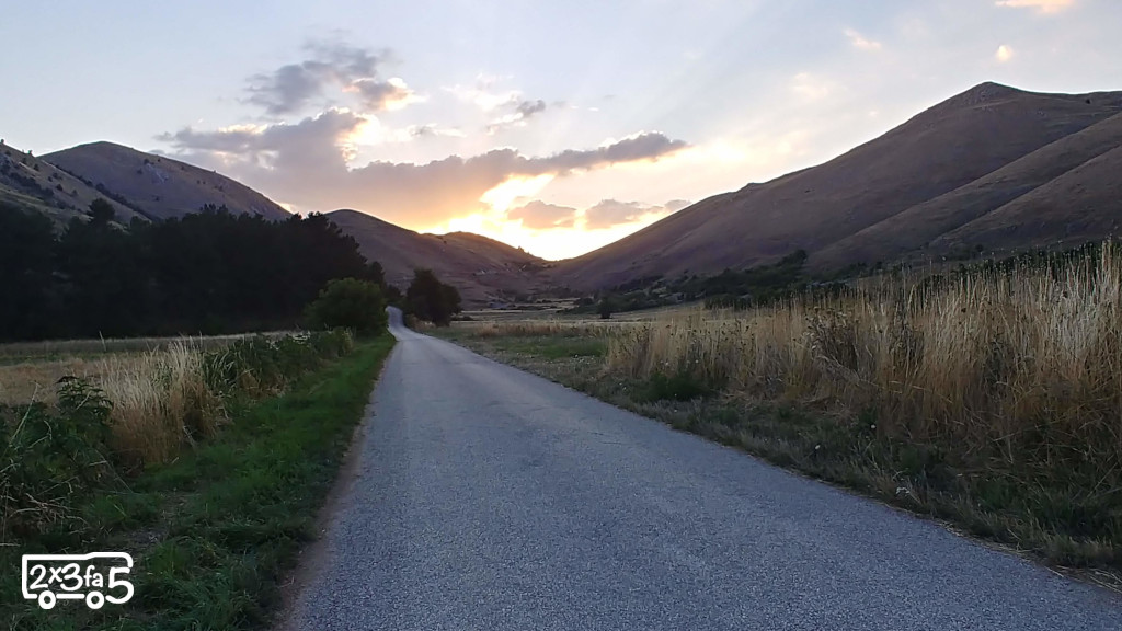 Trekking con gli asini per famiglie in Abruzzo Trekking con gli asini per famiglie in Abruzzo