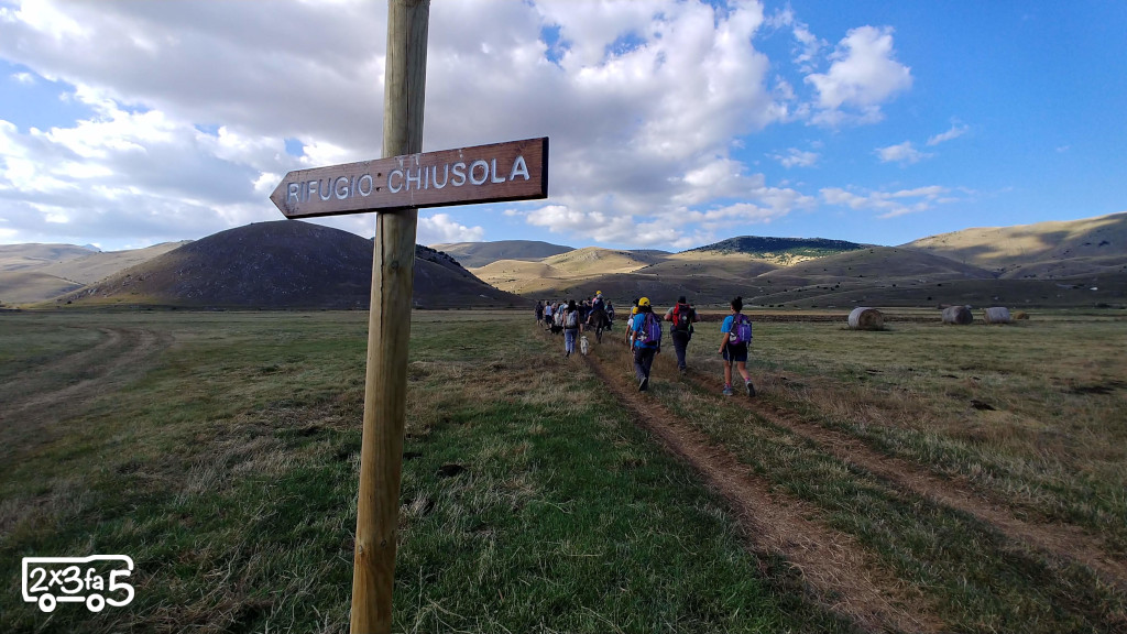 Trekking con gli asini per famiglie in Abruzzo Trekking con gli asini per famiglie in Abruzzo