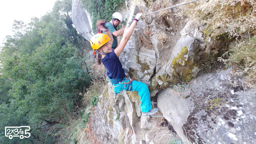 Via ferrata ultimo sole coi bambini Pietra di Bismantova coi bambini