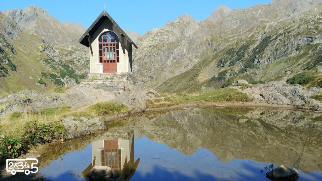 cappelletta Rifugio Curò Rifugio Curò con bambini