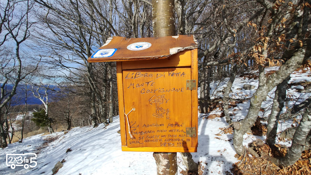 Libro di vetta Escursione facile in Lombardia con vista mozzafiato