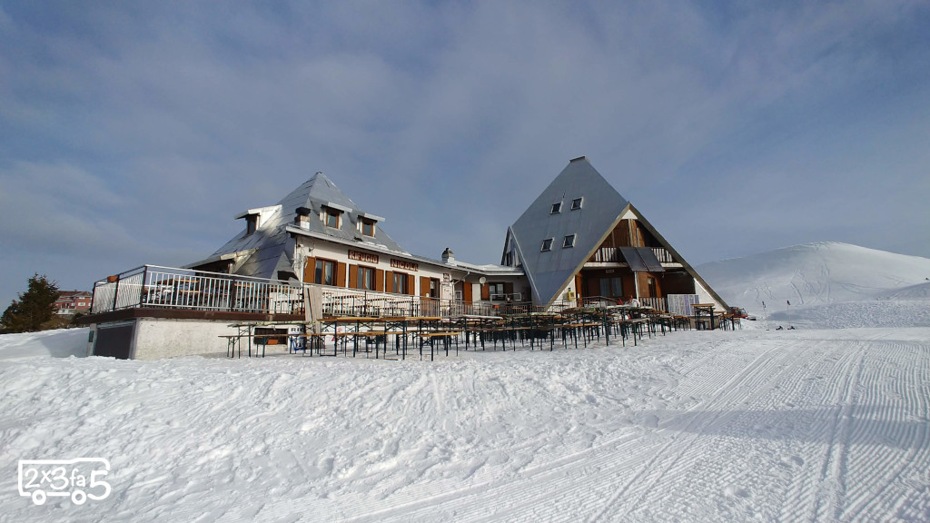 Rifugio Nicola inverno Salire sulla Sodadura in inverno