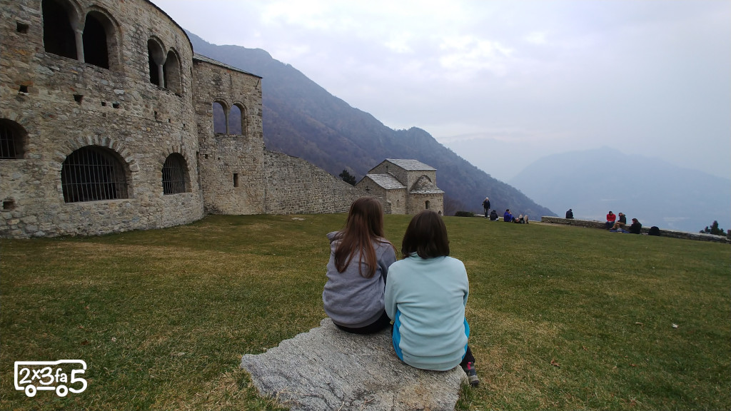 Abbazia San Pietro al Monte bambini Trekking facile in Lombardia