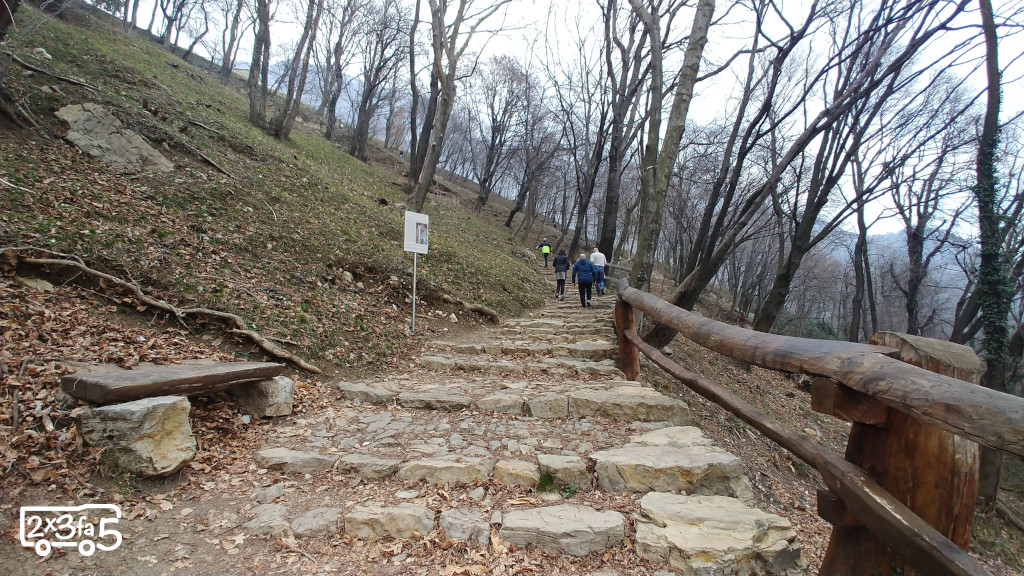 Abbazia San Pietro al Monte Trekking facile in Lombardia