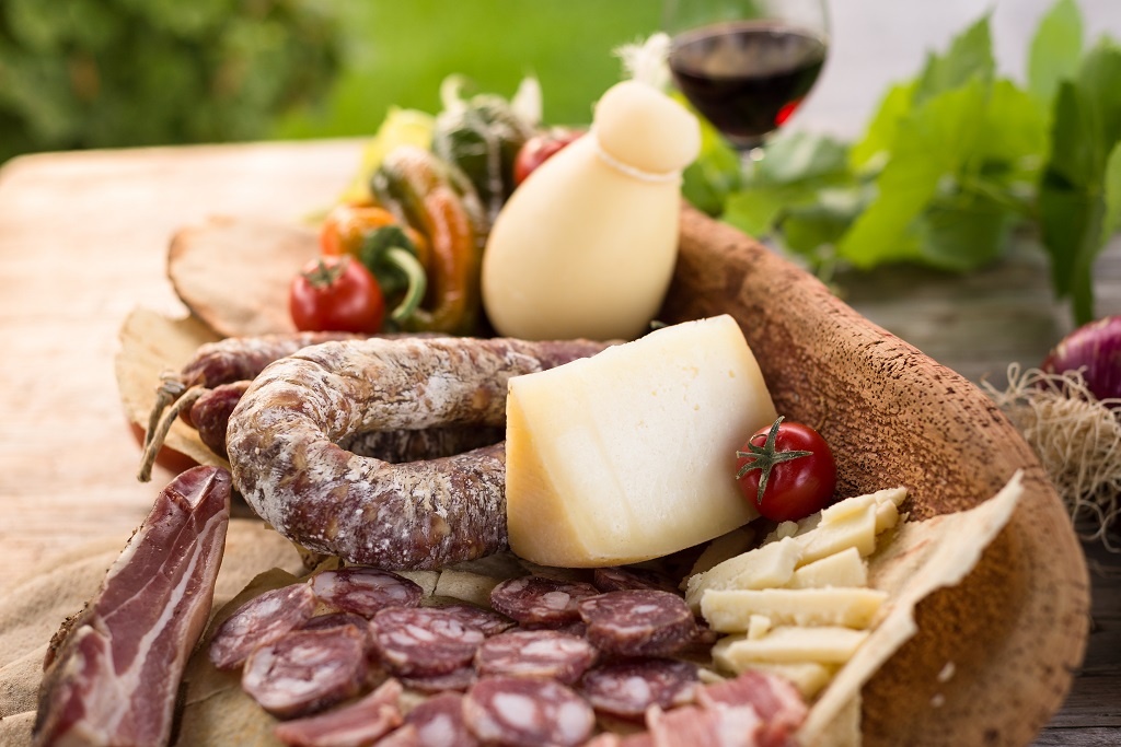 Prodotti tipici della Sardegna Turismo rurale e sostenibile in camper