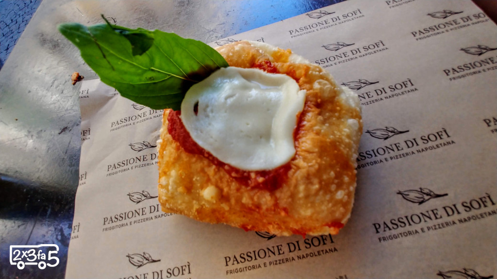 Pizza fritta Napoli Cosa fare a Napoli con i bambini