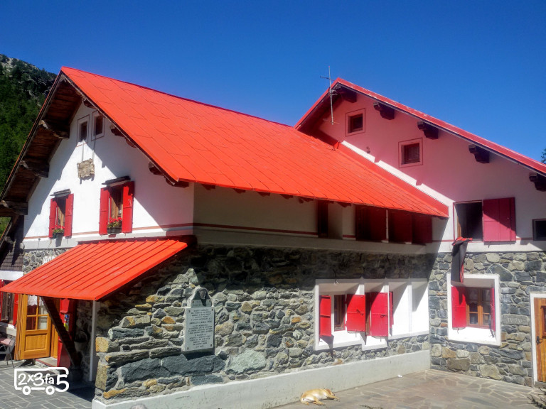 Rifugio Gerli Porro in Valmalenco Rifugio Gerli Porro in Valmalenco