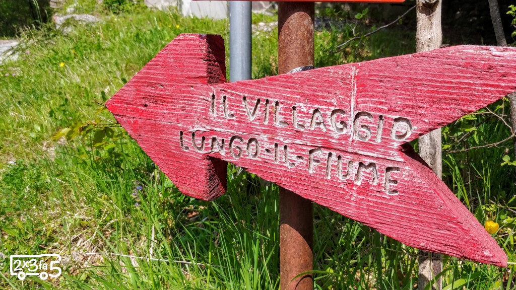 Bosco Incantato La Terra delle Meraviglie e il Villaggio lungo il Fiume