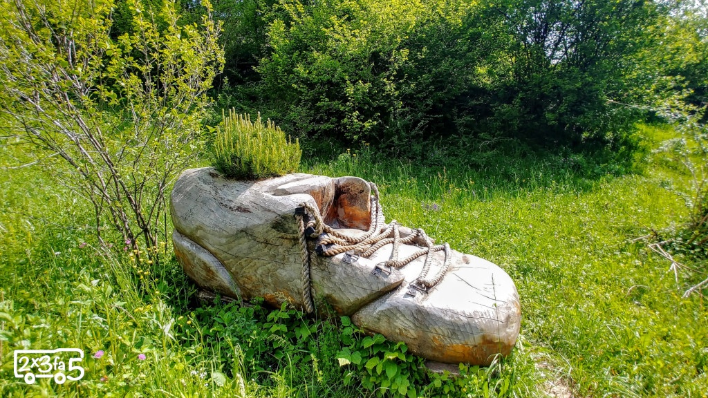 Bosco Incantato La Terra delle Meraviglie e il Villaggio lungo il Fiume