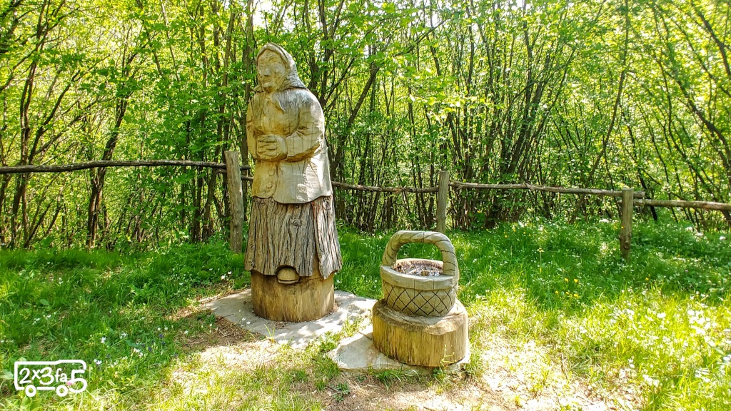 Bosco Incantato La Terra delle Meraviglie e il Villaggio lungo il Fiume