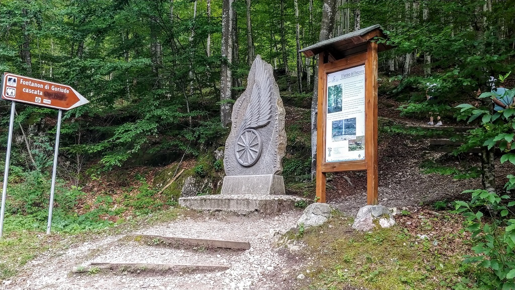 Fontanone di Goriuda sentiero Friuli in camper