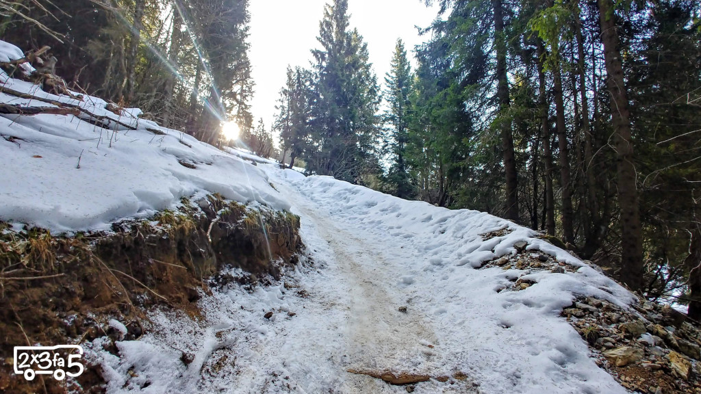 Rifugio Vodala in inverno Spiazzi di Gromo