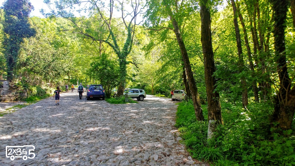 Sasso Malascarpa trekking fossili a forma di cuore Sasso Malascarpa trekking fossili a forma di cuore