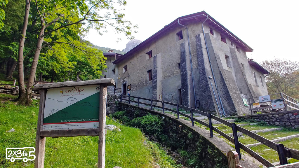Sasso Malascarpa trekking fossili a forma di cuore Sasso Malascarpa trekking fossili a forma di cuore