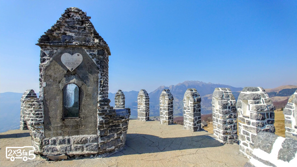 Tre Faggi Fuipiano Stonehenge bergamasca