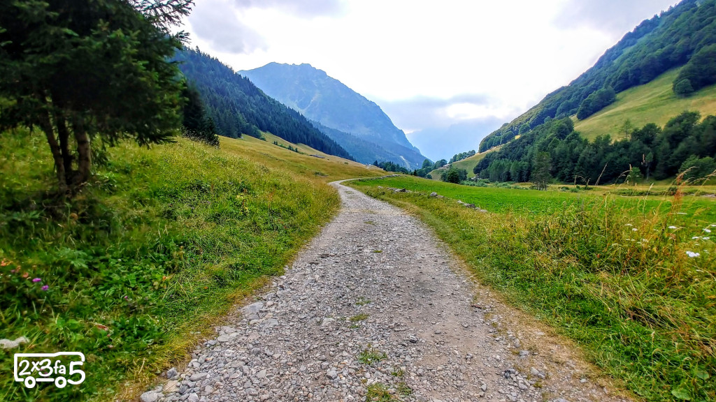 Baita degli Alpini a Lizzola sentiero Baita degli Alpini a Lizzola
