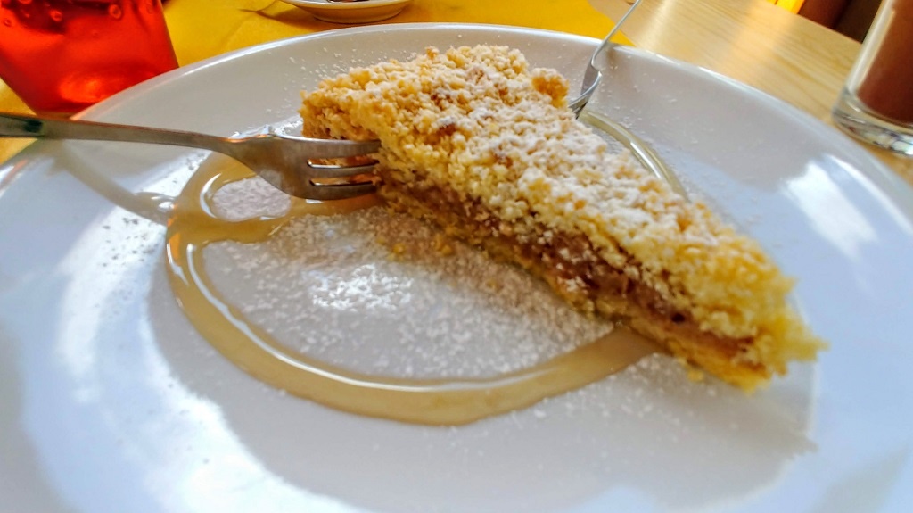 torta in rifugio di montagna il galateo della montagna